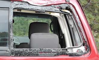 Window of pickuptruck broken